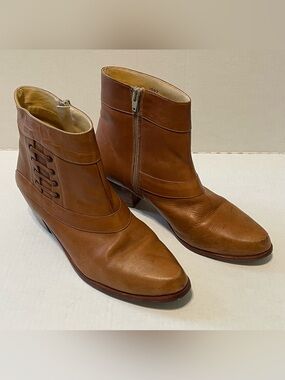 Hardy Classic Tan-Brown Leather Ankle Boots (Size 10D)